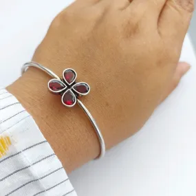 Adjustable Bracelet : Silver Toned Scarlet Red Floral Charm Bracelet