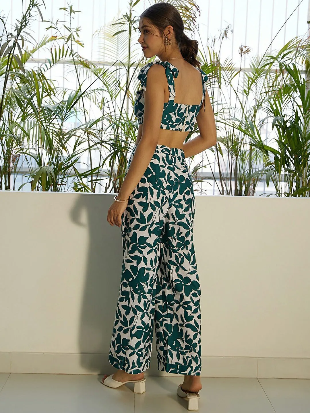 Berrylush Women White & Green Floral Printed Square Neck Tie-Up Straps Crop Top & Slip-On Trousers Co-Ordinate Set