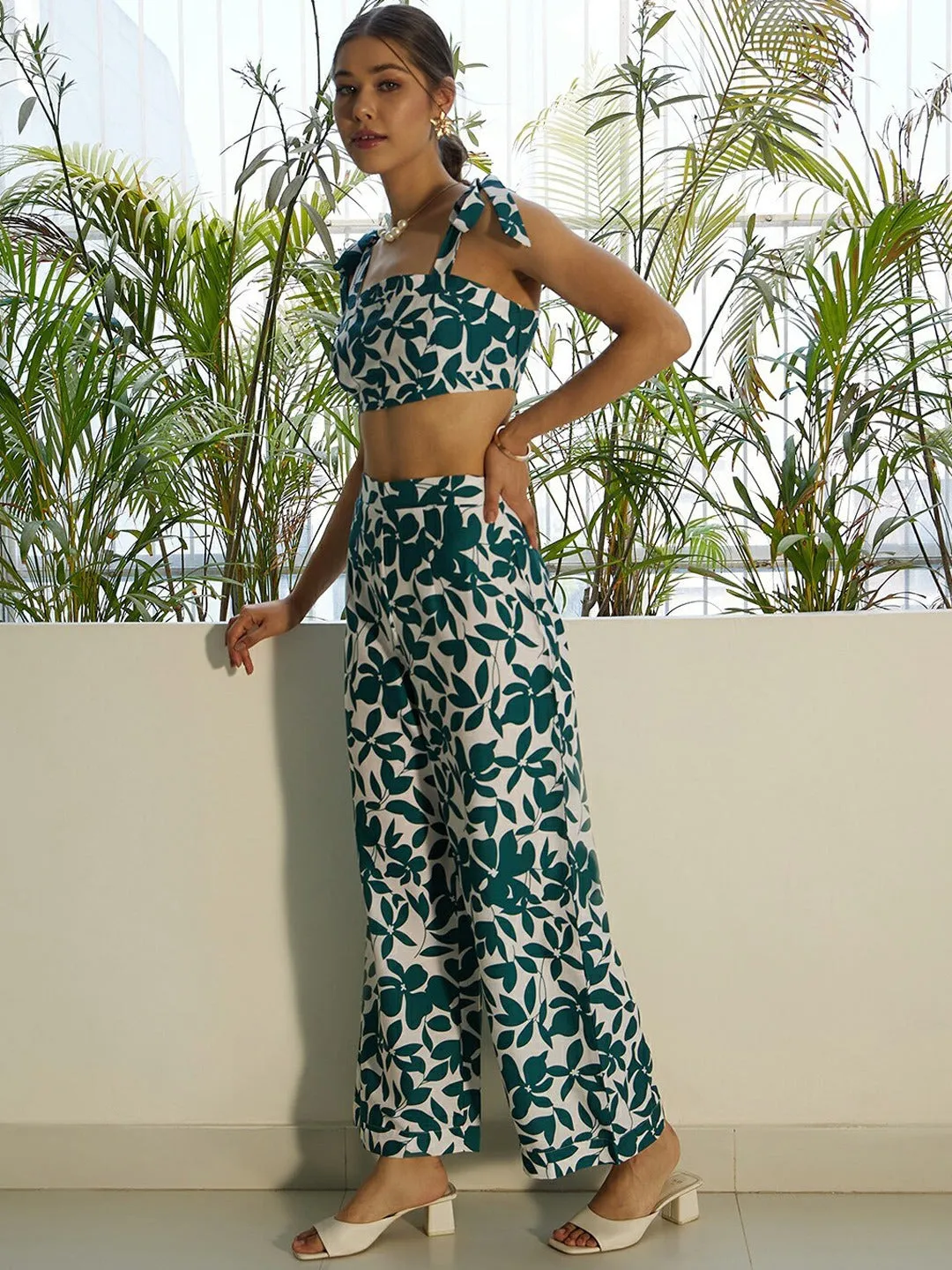 Berrylush Women White & Green Floral Printed Square Neck Tie-Up Straps Crop Top & Slip-On Trousers Co-Ordinate Set