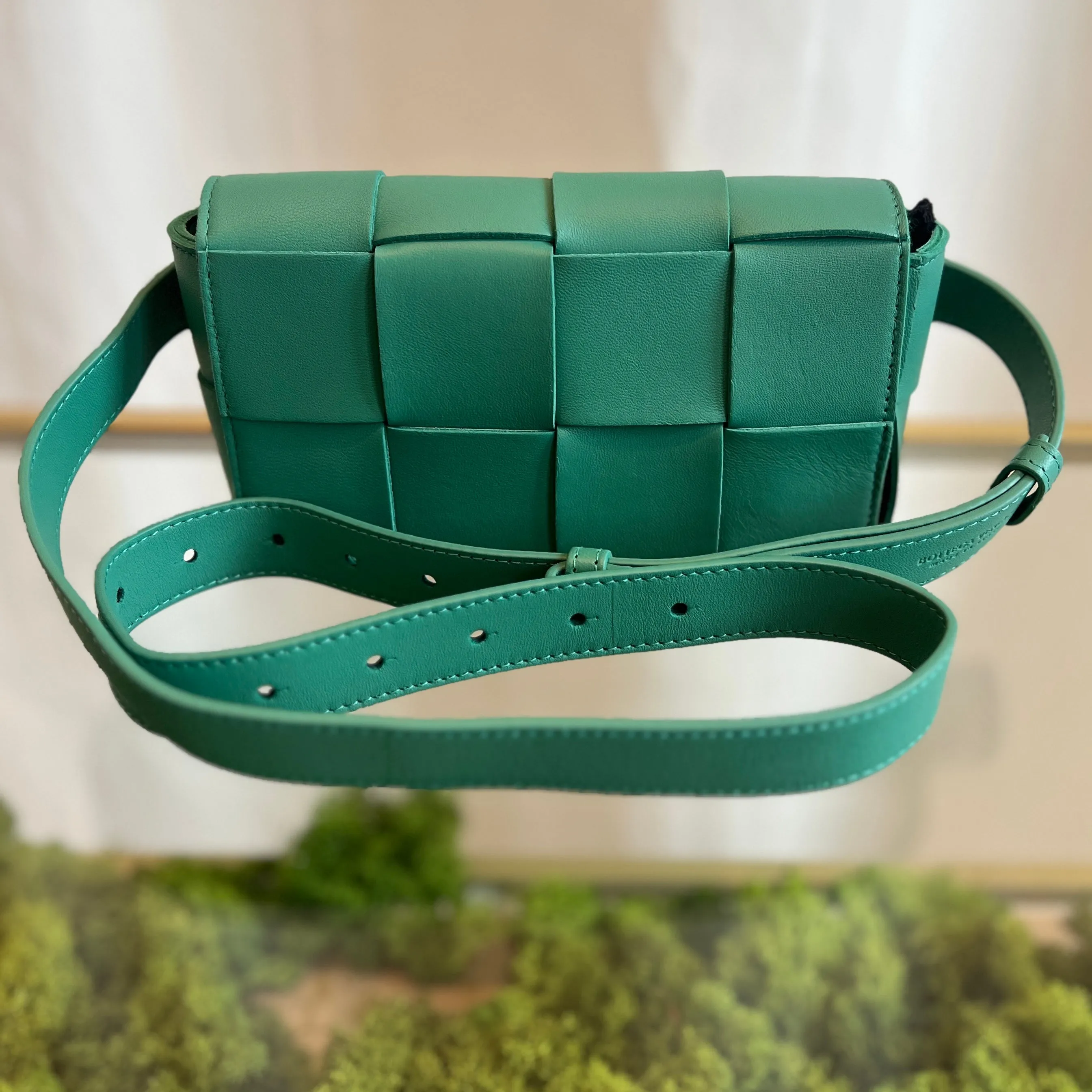 BOTTEGA VENETA Green Cassette Leather Maxi Intrecciato Waist Pouch Bag