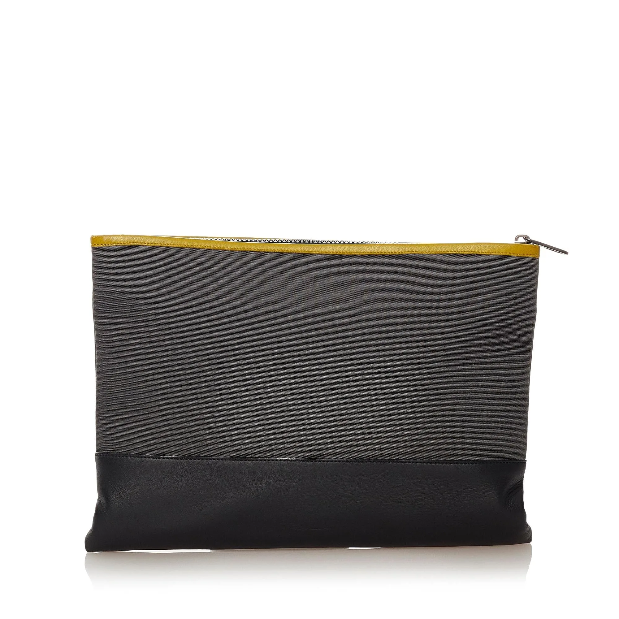 Bottega Veneta Intrecciato Leather Clutch Bag (SHG-27401)