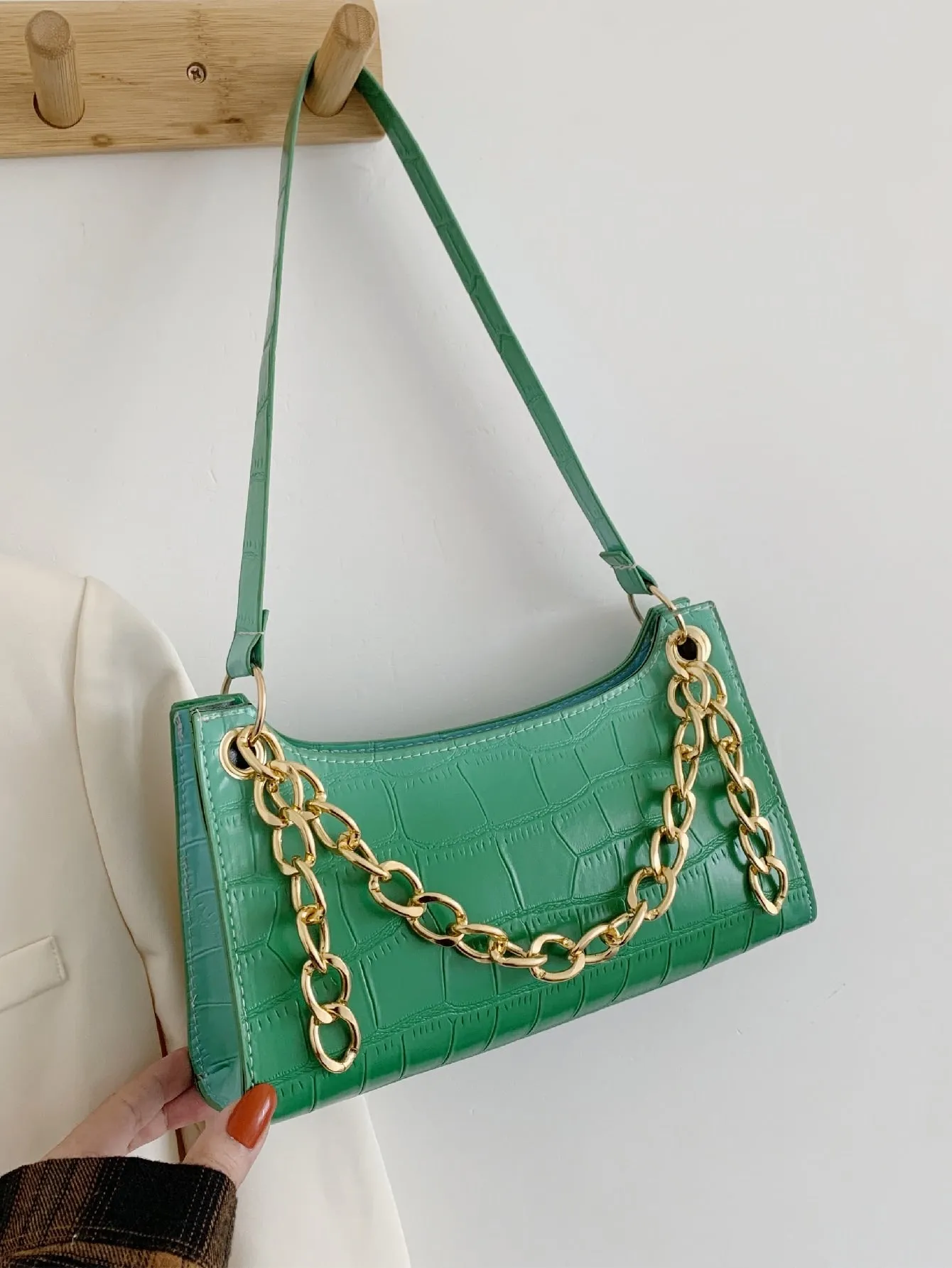 Croc Embossed Chain Decor Shoulder Bag