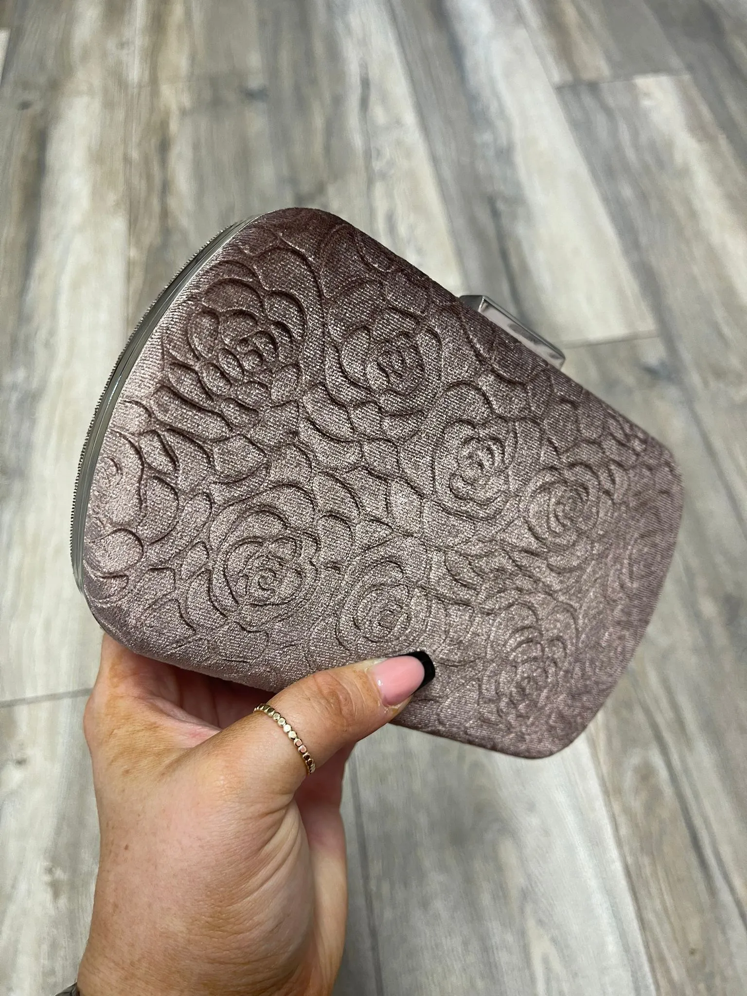 Ivy Embossed Velvet Clutch (4 colours)