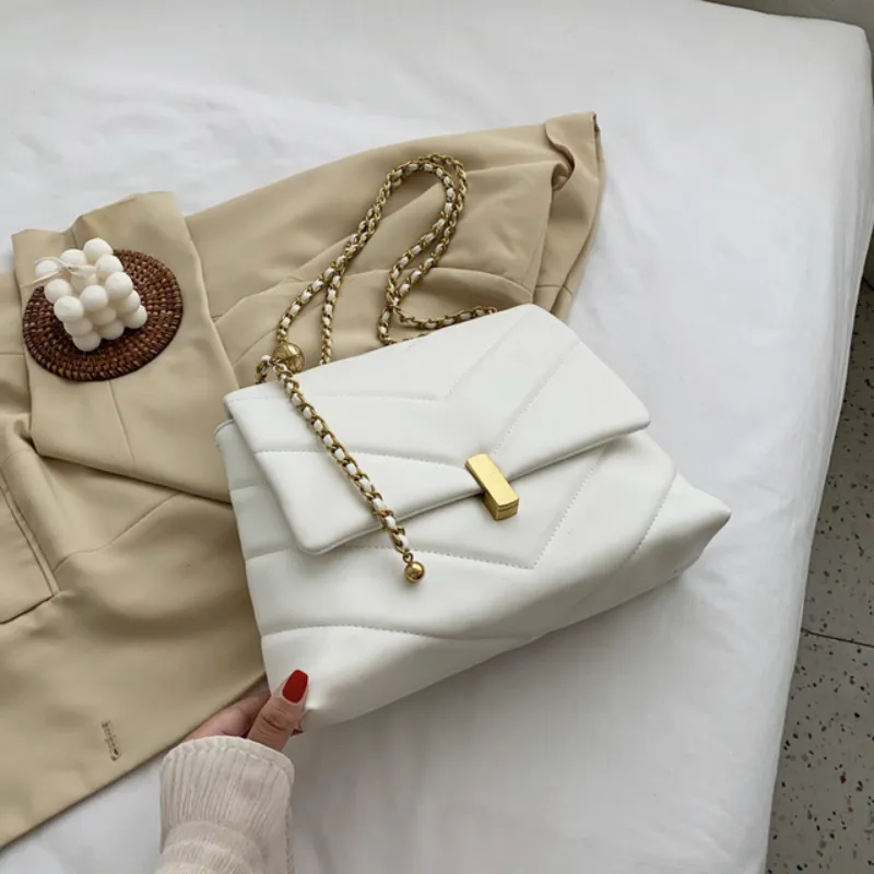 Martha's Chain Shoulder Bag