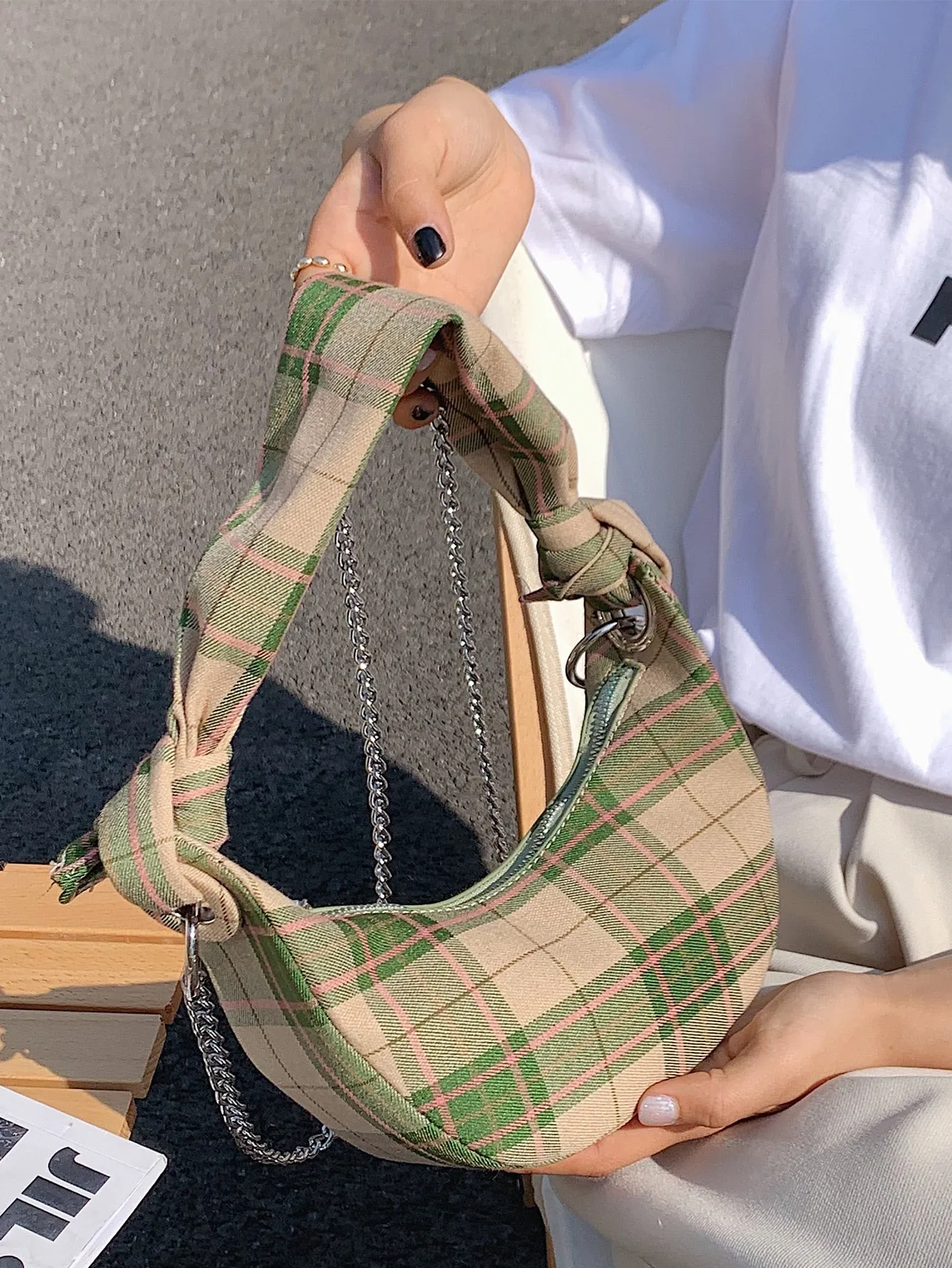 Plaid Pattern Chain Shoulder Bag