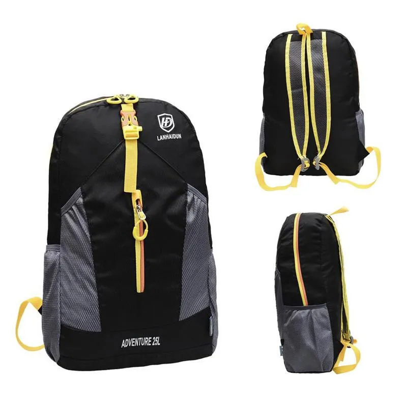 The waterproof nylon folding backpack Mountaineering